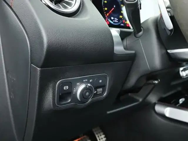 Mercedes-Benz EQB 300