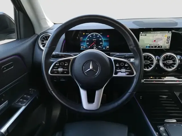 Mercedes-Benz GLB 200