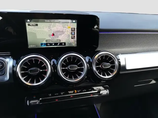 Mercedes-Benz GLB 200