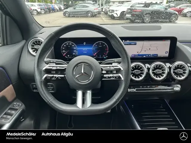 Mercedes-Benz GLA 220