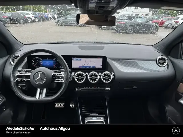 Mercedes-Benz GLA 220