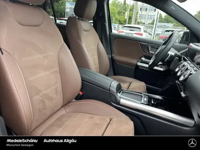 Mercedes-Benz GLA 220