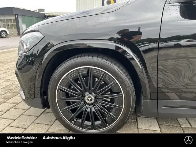 Mercedes-Benz GLA 220
