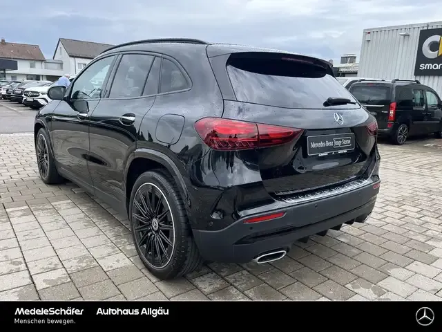 Mercedes-Benz GLA 220