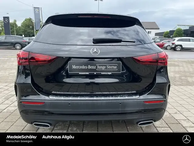 Mercedes-Benz GLA 220