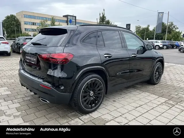 Mercedes-Benz GLA 220