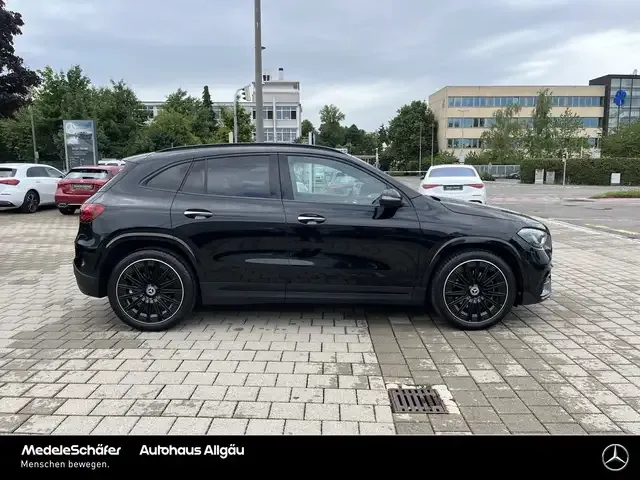Mercedes-Benz GLA 220
