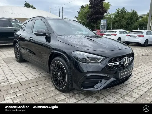 Mercedes-Benz GLA 220