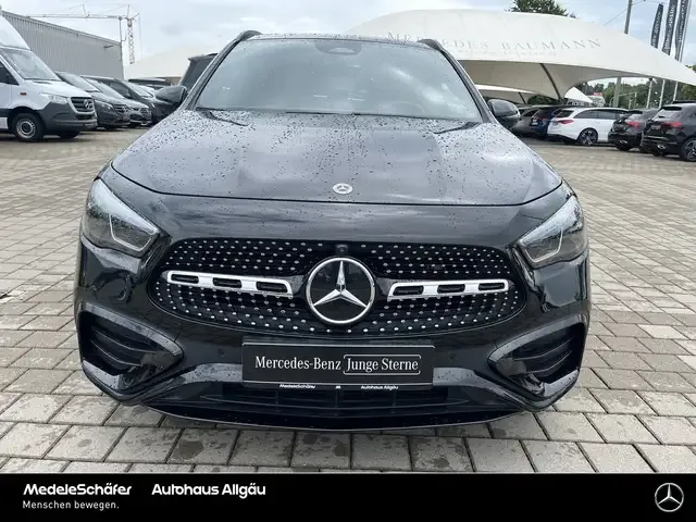 Mercedes-Benz GLA 220