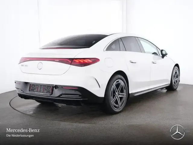 Mercedes-Benz EQE 300