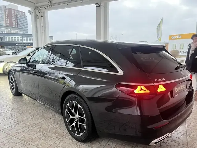 Mercedes-Benz E 200