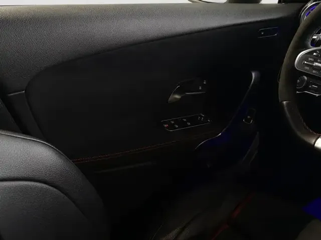 Mercedes-Benz A 35 AMG