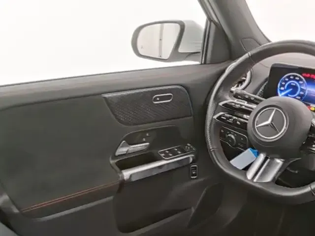 Mercedes-Benz EQB 350