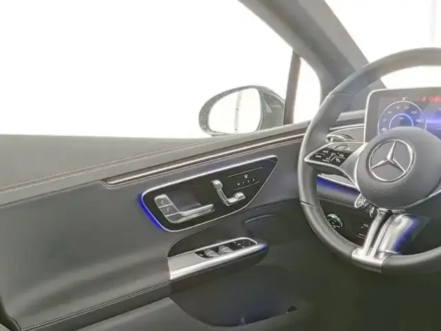 Mercedes-Benz EQE 300