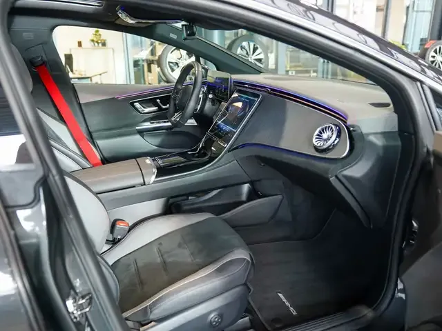 Mercedes-Benz EQE 43