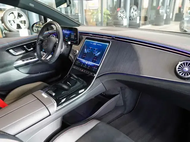 Mercedes-Benz EQE 43