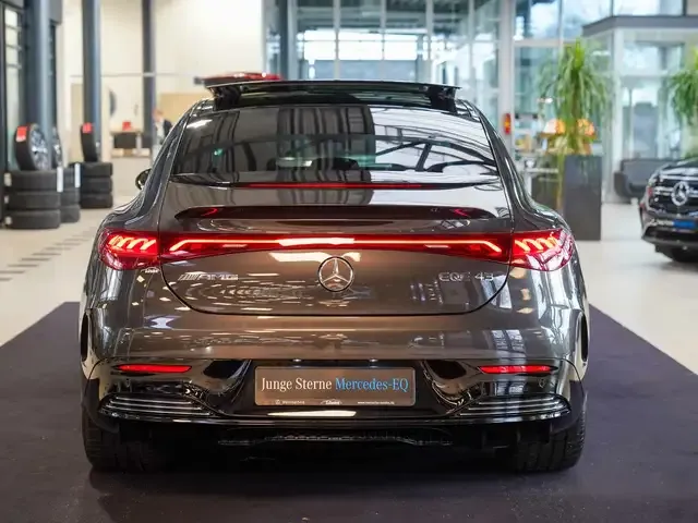 Mercedes-Benz EQE 43