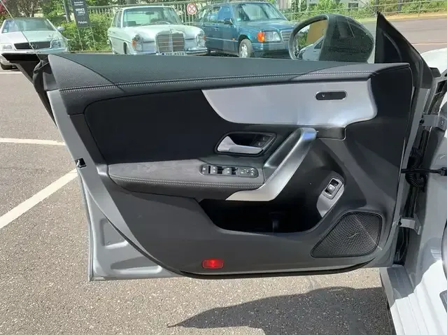 Mercedes-Benz CLA 220