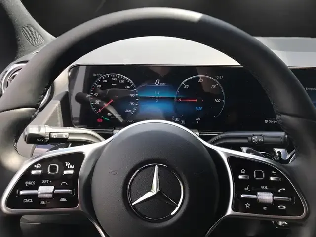 Mercedes-Benz EQA 250