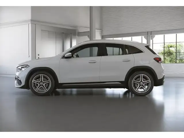 Mercedes-Benz GLA 220