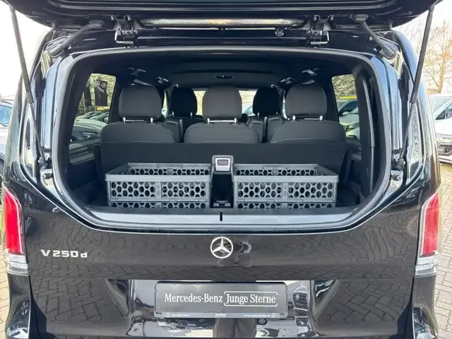 Mercedes-Benz V 250