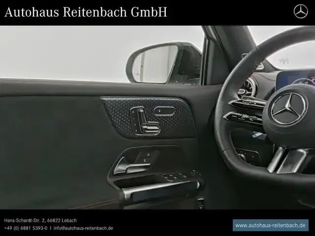 Mercedes-Benz EQB 300