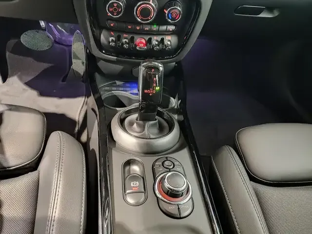 MINI Cooper Clubman