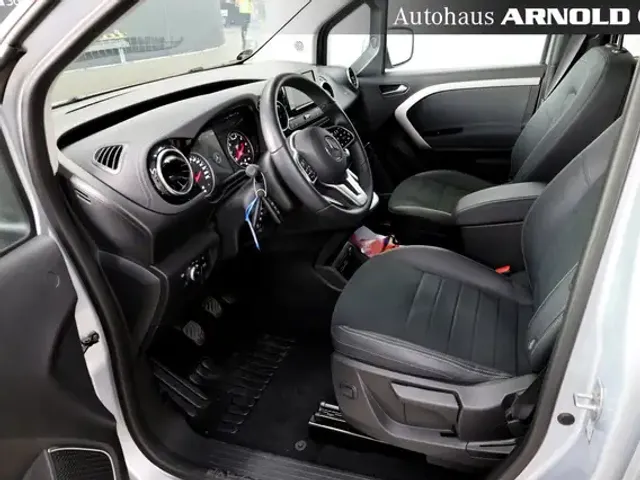 Mercedes-Benz Sonstiges