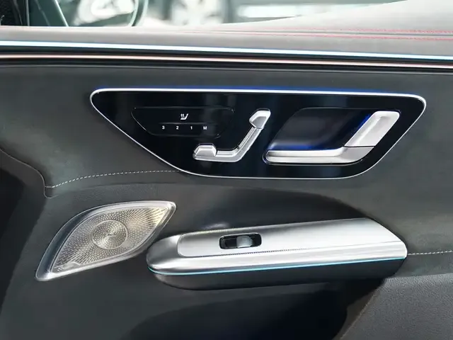 Mercedes-Benz EQE SUV