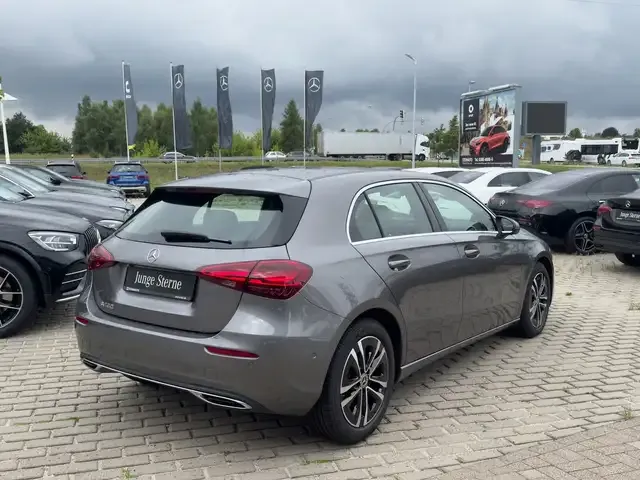 Mercedes-Benz A 180
