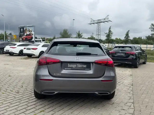 Mercedes-Benz A 180