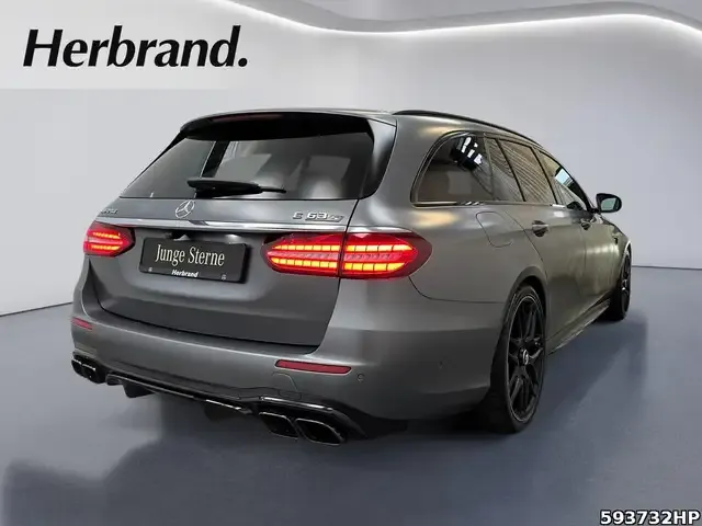 Mercedes-Benz E 63 AMG