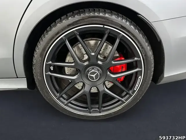 Mercedes-Benz E 63 AMG