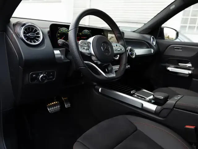 Mercedes-Benz EQB 350