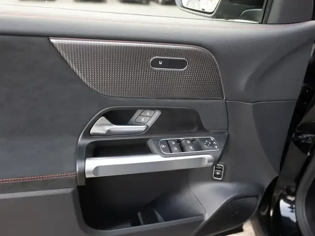 Mercedes-Benz EQB 350