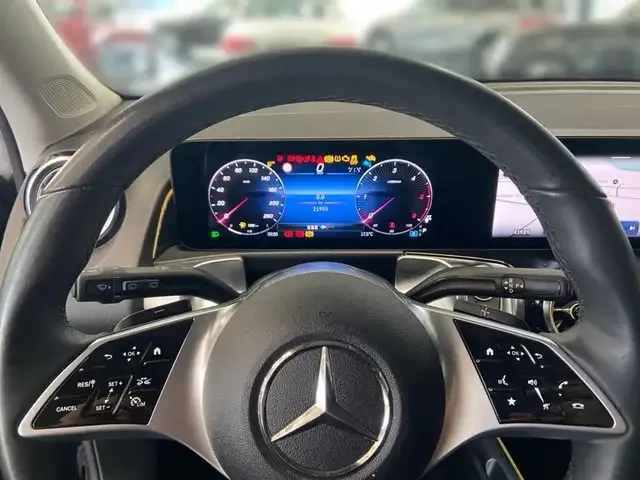 Mercedes-Benz GLB 200