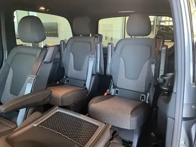 Mercedes-Benz V 250
