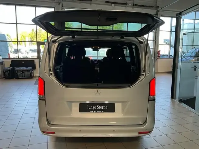 Mercedes-Benz V 250