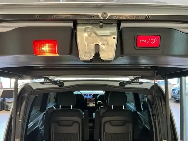 Mercedes-Benz V 250