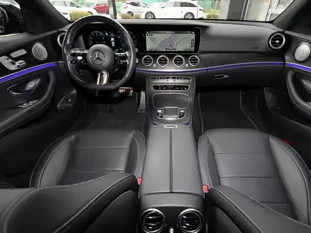 Mercedes-Benz E 300