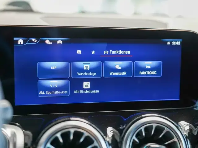 Mercedes-Benz EQB 350