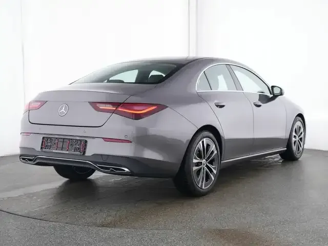 Mercedes-Benz CLA 180