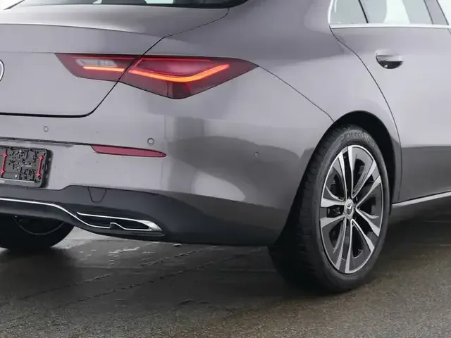 Mercedes-Benz CLA 180