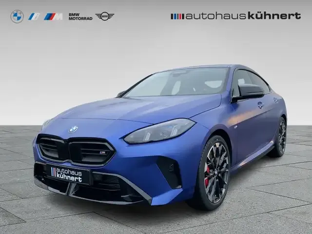 BMW 235