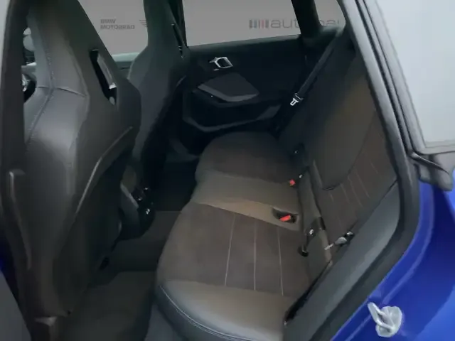 BMW 235