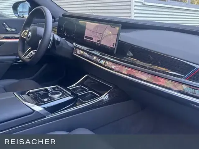 BMW 740