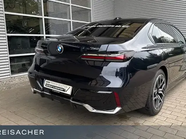BMW 740
