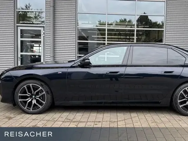 BMW 740