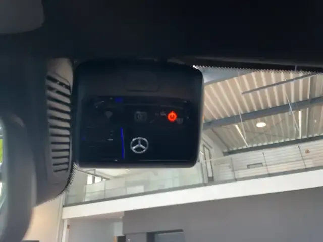 Mercedes-Benz GLB 200