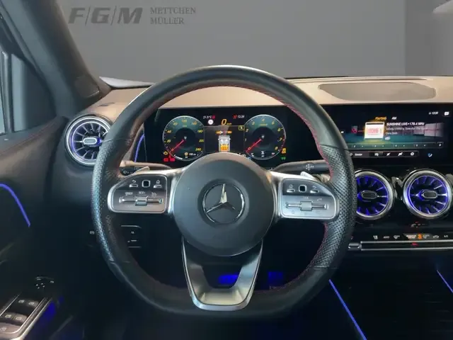 Mercedes-Benz GLB 200